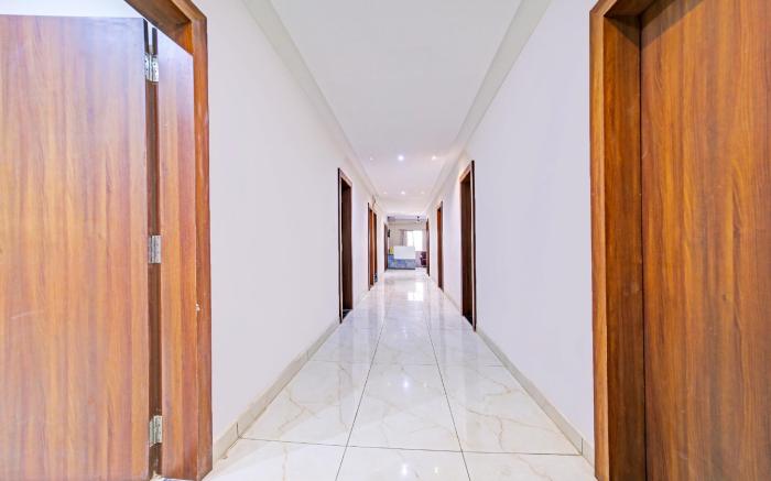 Super Townhouse LIG Main Road Indore