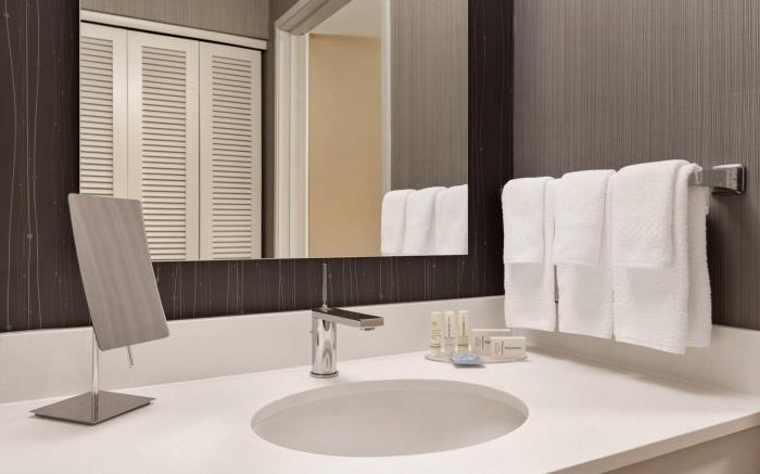 Courtyard by Marriott Topeka