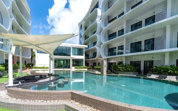 Duplex Pool Access in Utopia Nai Harn, UTL A116
