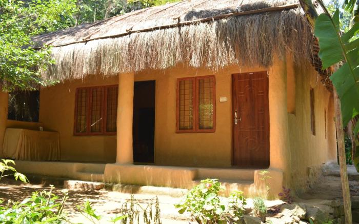 Cosmic Mud House Kanthalloor Homestay