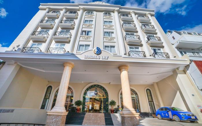 Sandals Lily Hotel