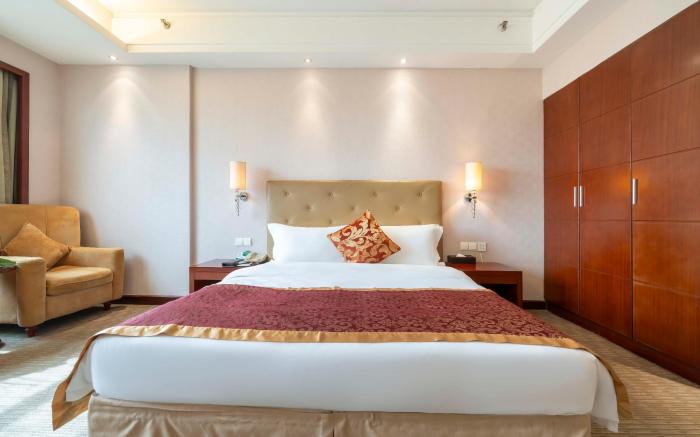 Yiyang HuaTian Hotel