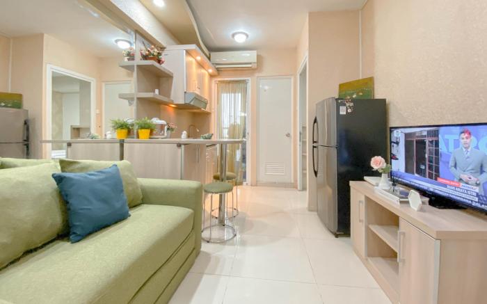 Tranquil Homey 2BR Green Pramuka City By Travelio