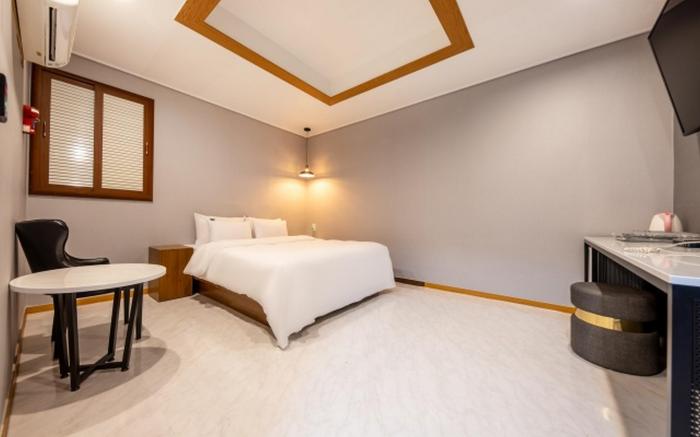 Jecheon Cats Hotel