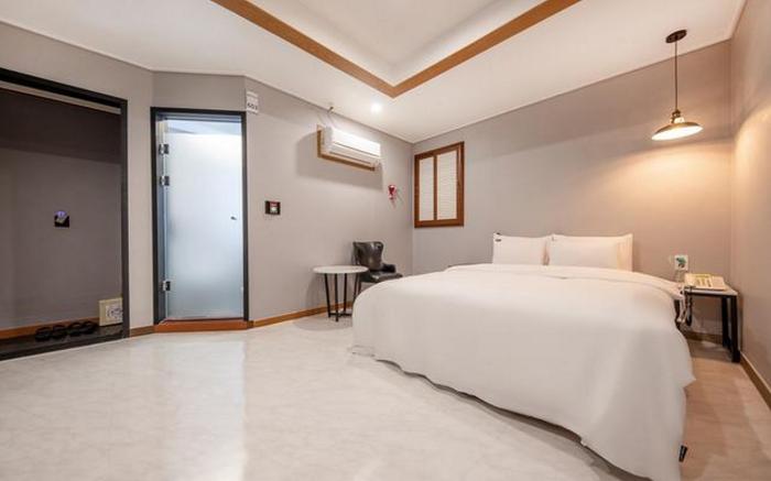 Jecheon Cats Hotel