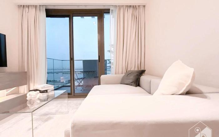 Gorgeous 1B Apt with Balcony in Azizi Fawad