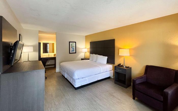 Motel 6 Charlotte, NC-Northlake