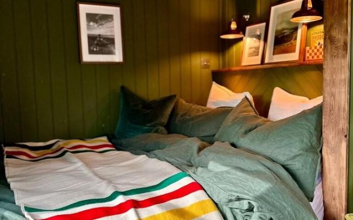 Secret Paddock Cabin | Great Views, Close to Beach