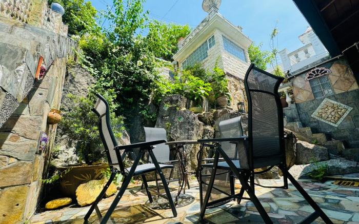 Santorini - Crystal Hillside Homestay