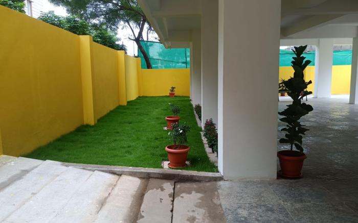 Yellow Bells Studios And Suites