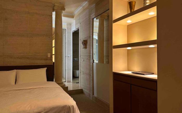 High-rise double-sided window level 23