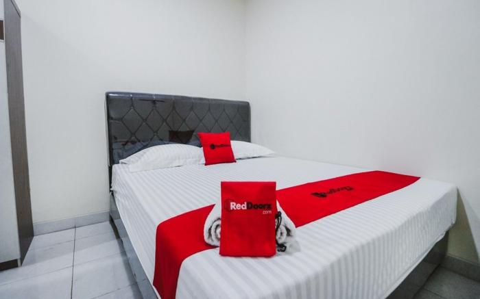 RedDoorz Plus near Semanggi