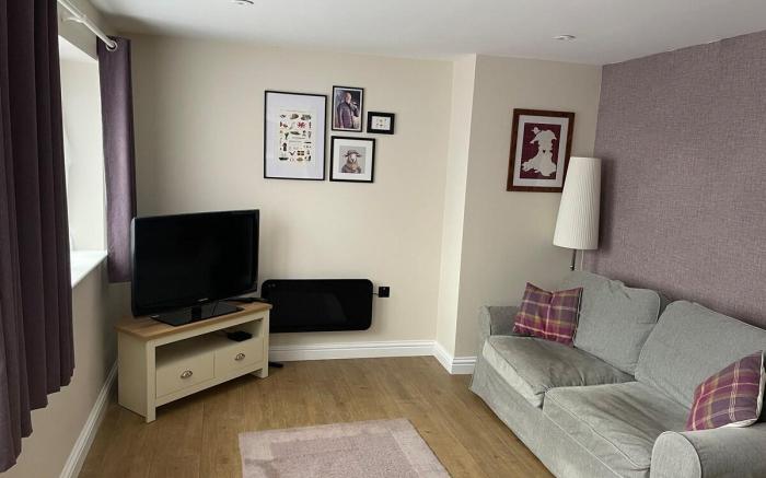 Blackberry Cottage—Dog-Friendly Cottage in Cardiff