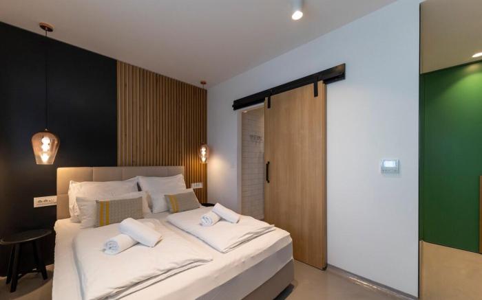 White Rooms 1 by Belmont Realty