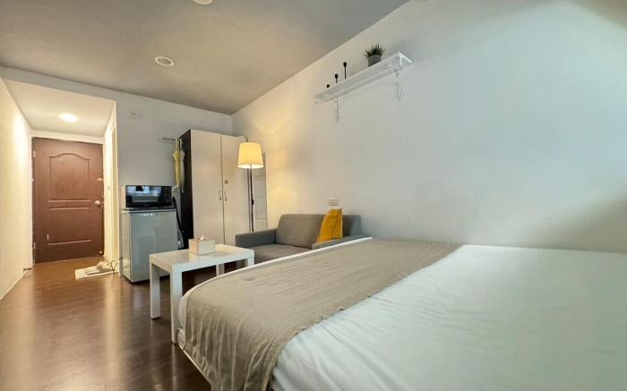 New! White House, 2 Minutes from Exit 1 of Ximen MRT (906)