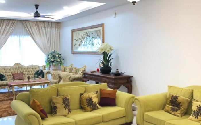 Homestay 7-12pax in Shah Alam