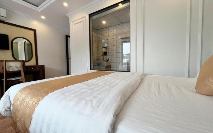 CatBa Glow Hotel