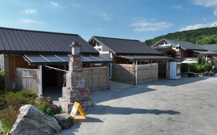 Gyeongju Nari-gil Hanok Pool Villa