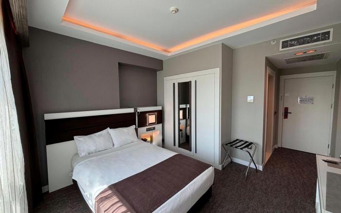 SAM ROYAL HOTEL