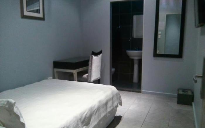 Inn & Out Express Sea Point 
