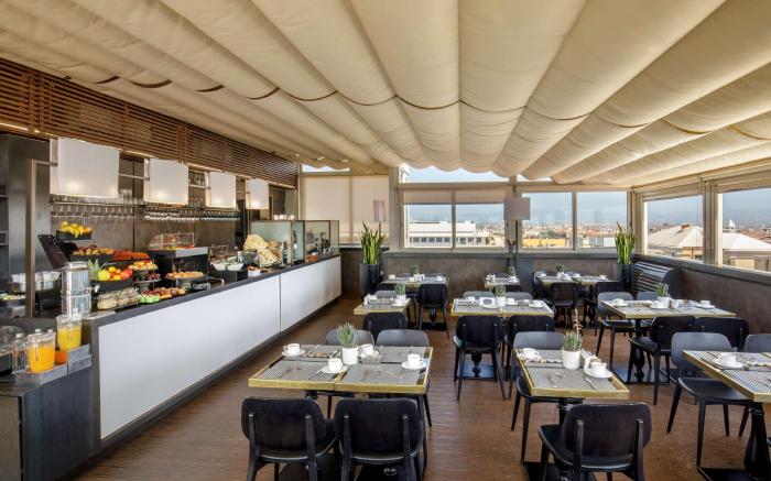 THE INDEPENDENT HOTEL