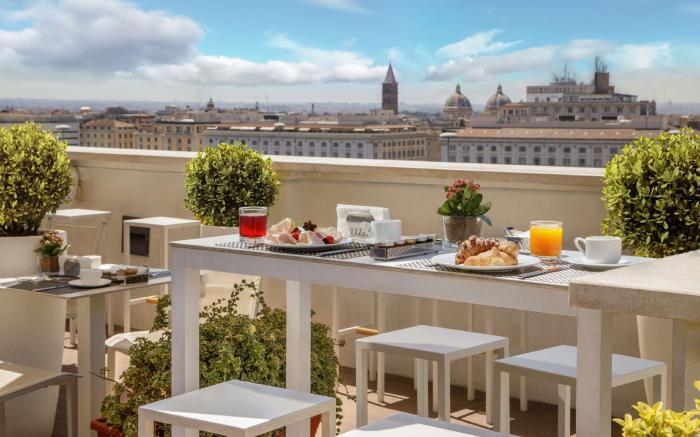 THE INDEPENDENT HOTEL