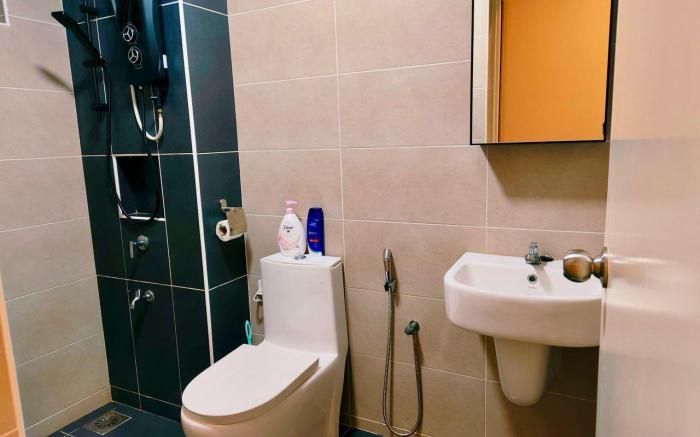 A16182 Kulai d'putra suites 2R5P near Airport/Jpo