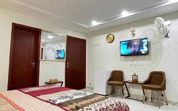 Comfy Studio in Gulberg Greens