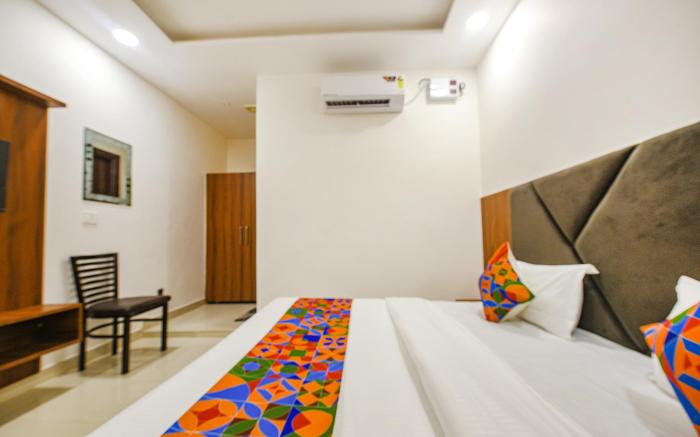 FabHotel Solace Inn