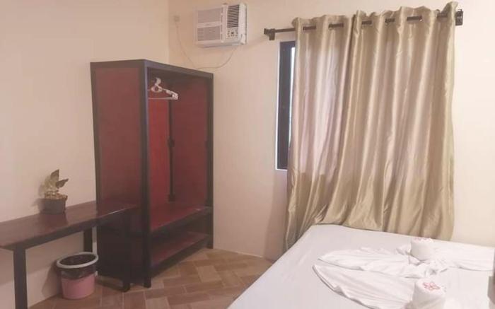 Avila's Hostel Moalboal near Beach 
