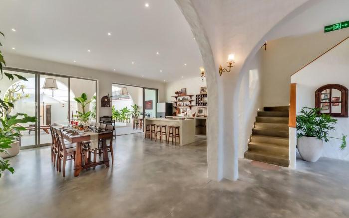 Rustic Charm House 5BRs & 7’ to An Bang Beach