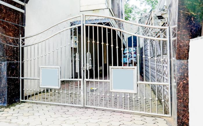 Super Collection O Kampoo Tiraha Road formerly Siddhi Vinayak