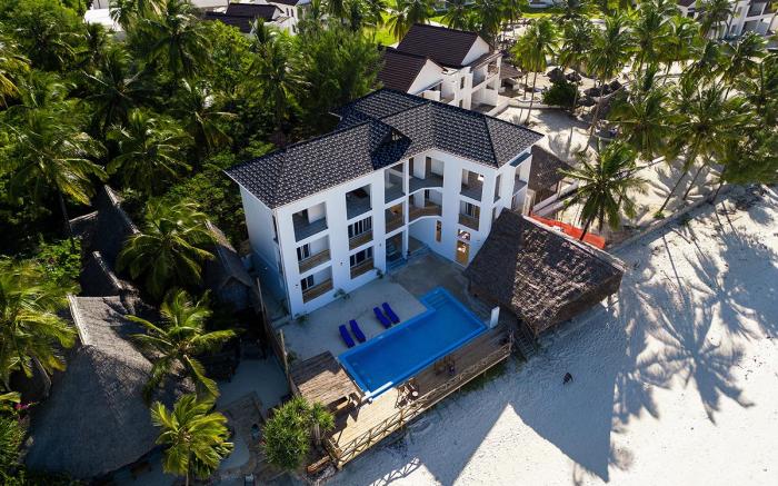 Chaza Beach Hotel