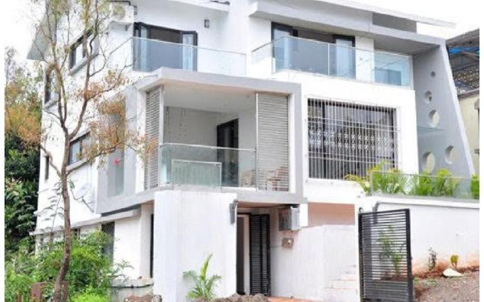 Triveni Stays Blue Gum 3BHK