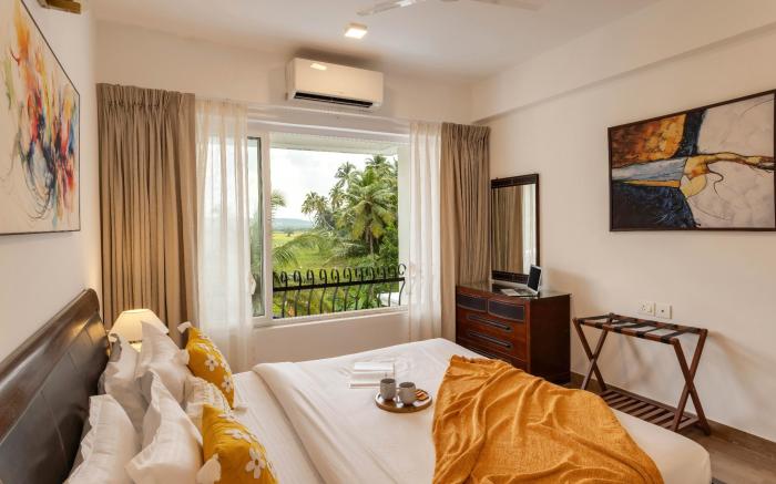 Peaceful 2BHK Apartment Casa Divino by Earthyrooms