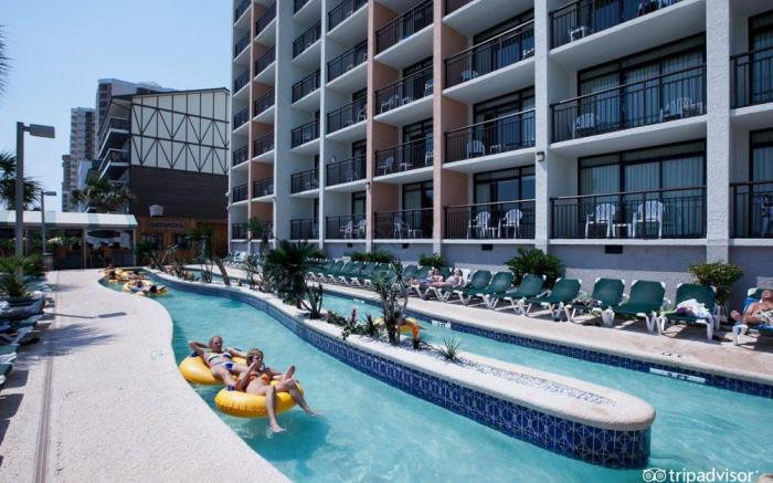 Oceanfront Condo with Pools, Lazy River and Water Park