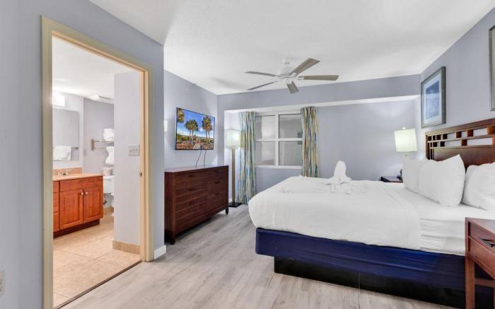 Sun-filled Beachfront 2BR Condo at Dunes Village Resort