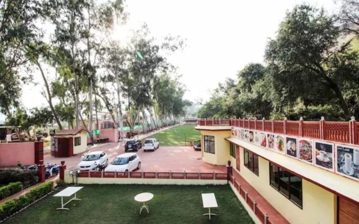 Tiger Club Resort