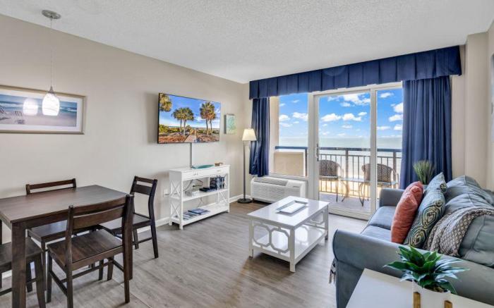 Boardwalk Resort: Deep Blue Tranquility Haven