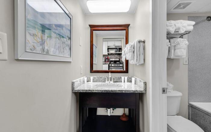 Boardwalk Resort: Deep Blue Tranquility Haven