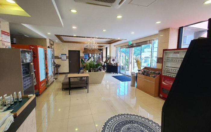 Chun Ji yeon Crystal Hotel