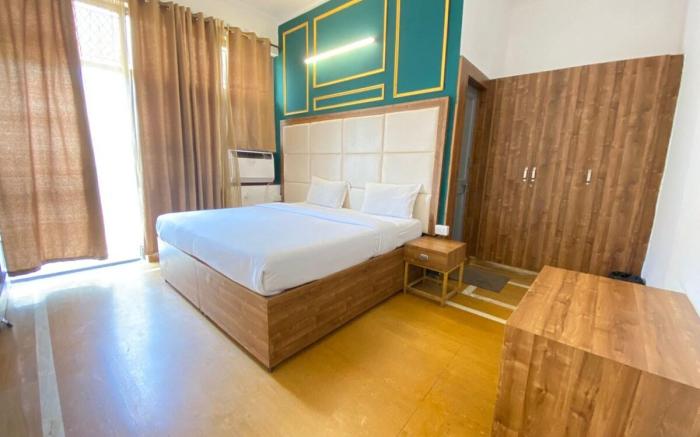 2bhk big screen cozy relax chill out homestay