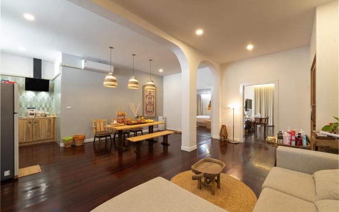 Good Moon at Tha Phae