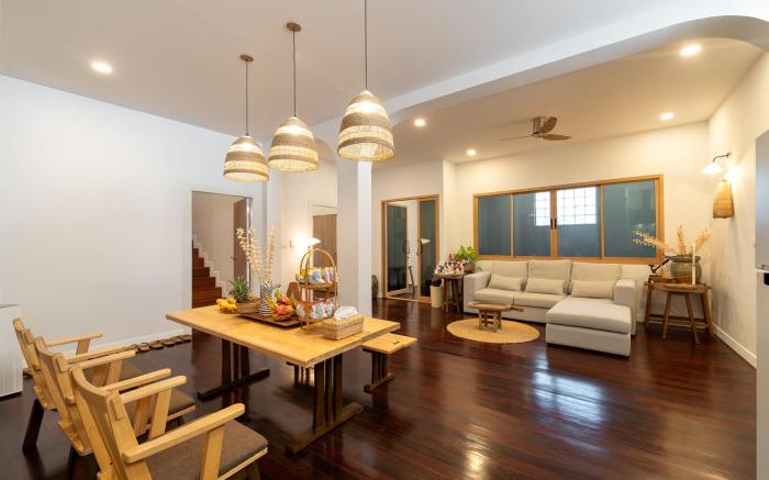 Good Moon at Tha Phae