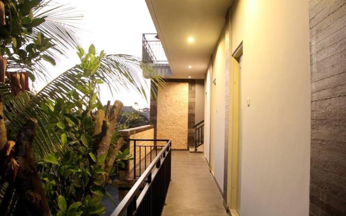 Double A House 
