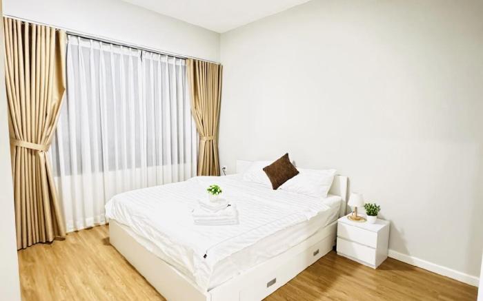 Cozy Masteri Apt nice Pool Gym BBQ near Landmark81