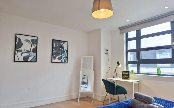 Exclusive 3BR flat with balcony in Regent's Park,