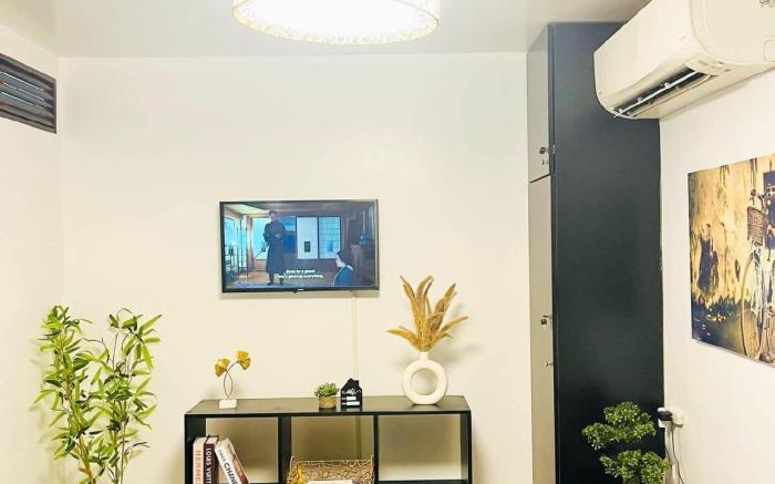 Urban Deca  2BR APT  near SM, IT Park, Ayala - N/P