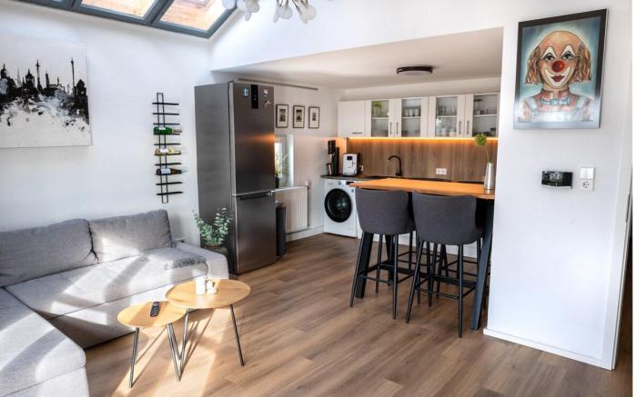 Penthouse am Stadtwald mit Ausblick, EBK, WLAN