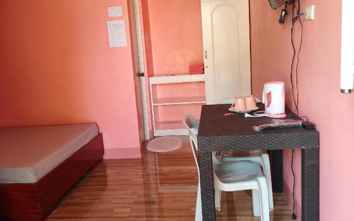 SAKIS INN 